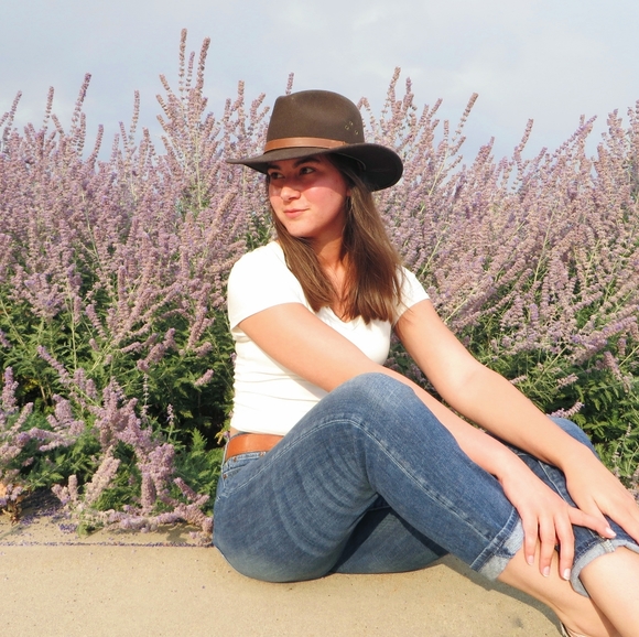 Meet your Posher, Chloe Grace! - Picture 3 of 3